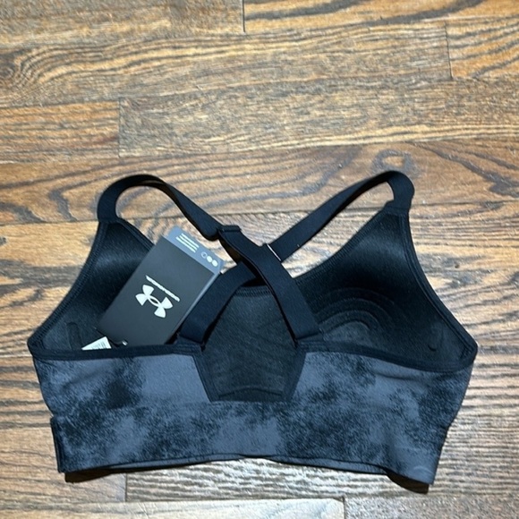 Under Armour Black Sports Bra - Picture 4 of 4